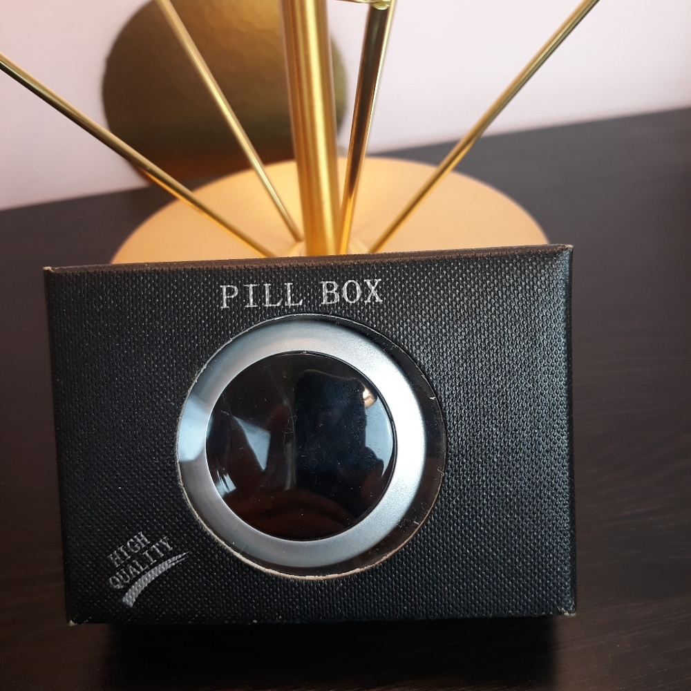 🖤New In Box Travel Pill Box